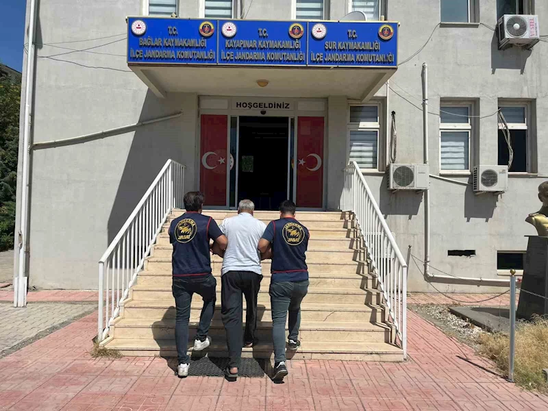Diyarbakır’da çeşitli suçlardan aranan firari 4 kişi yakalandı
