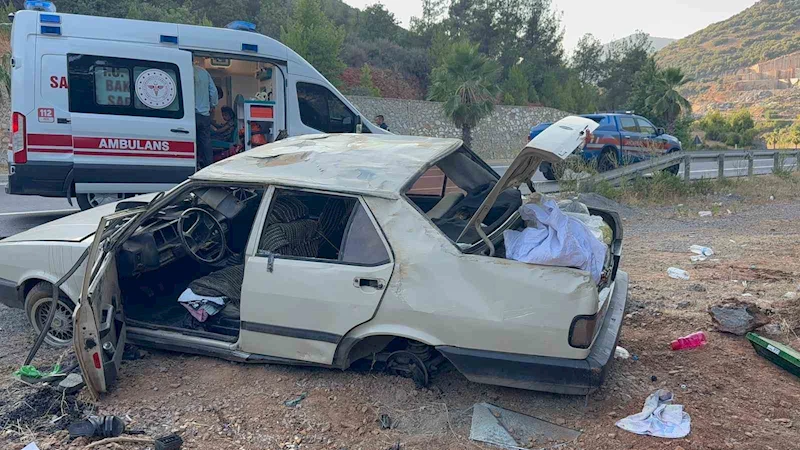 Savrulan Tofaş araç takla attı: 2’si çocuk 5 yaralı

