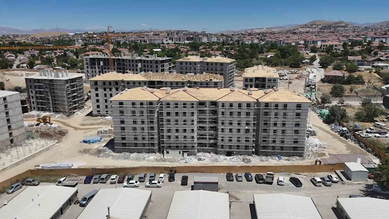 Kiltepe Mahallesi’nde 770 deprem konutunun kaba inşaatı tamamlanmak üzere
