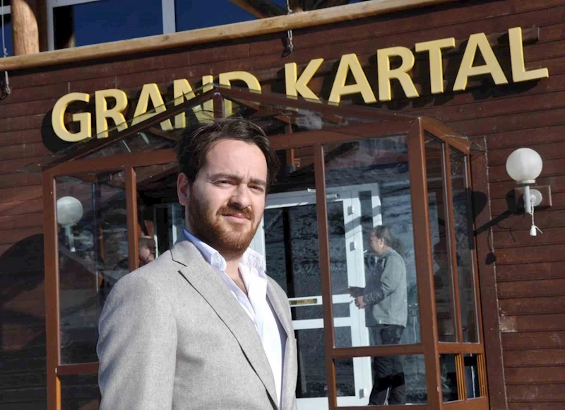 Otelin Genel Müdürü Damat Emir Aras önce kendi ailesini kurtarmış: Görüntüler salonda izletildi, 