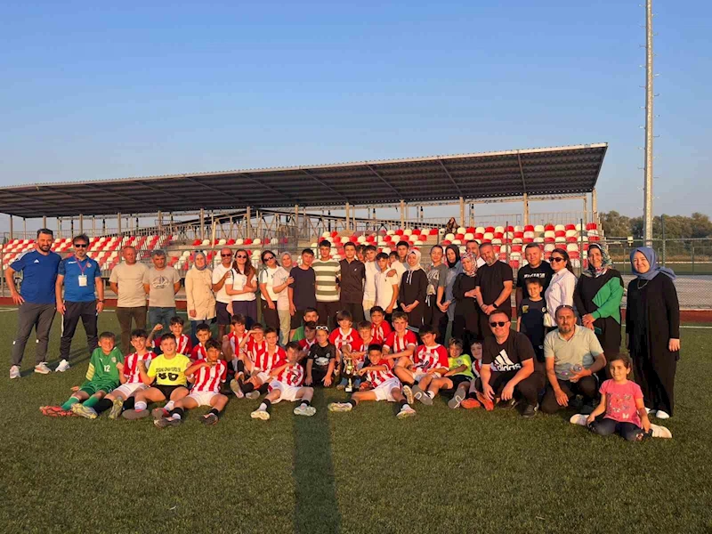 Tavşanlı İdmanyurduspor’un başarı öyküsü dikkat çekiyor
