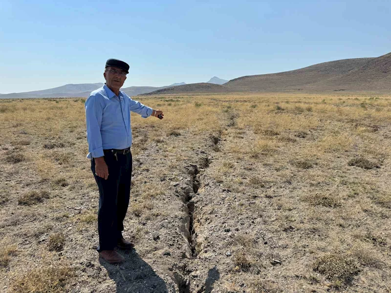 Konya’da yüzey yarıkları tedirgin ediyor
