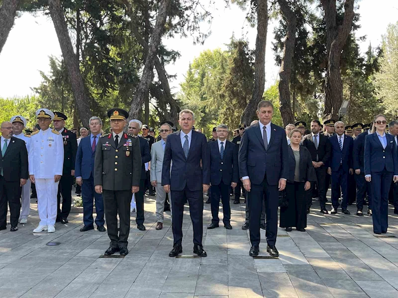 İzmir’de 15 Temmuz şehitleri dualarla anıldı
