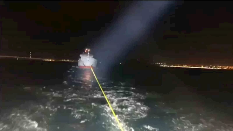 Çanakkale Boğazı’ndan geçen genel kargo gemisi makine arızası yaptı
