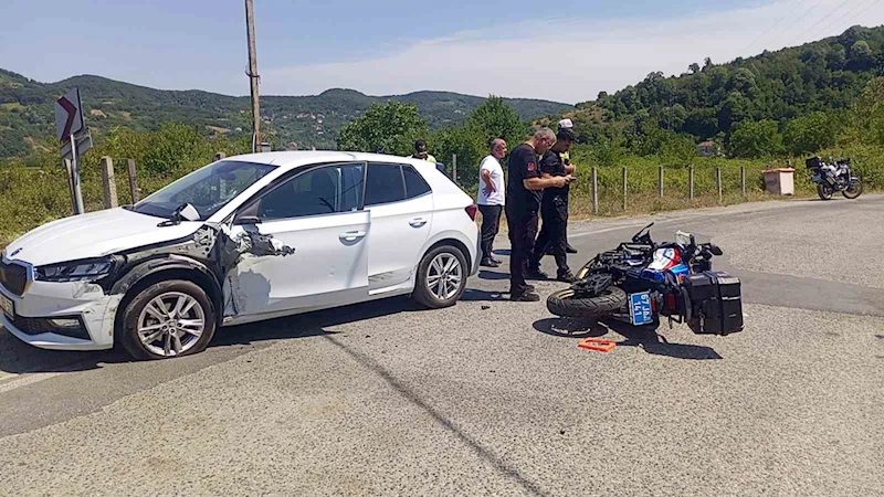 Jandarma motorize timi ile otomobil çarpıştı
