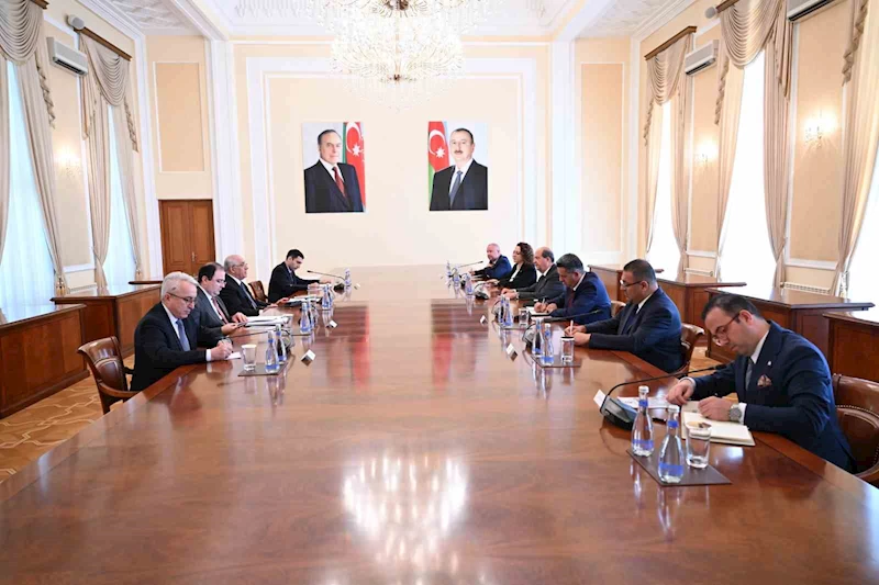 KKTC Cumhurbaşkanı Tatar, Azerbaycan Başbakanı Asadov ile bir araya geldi
