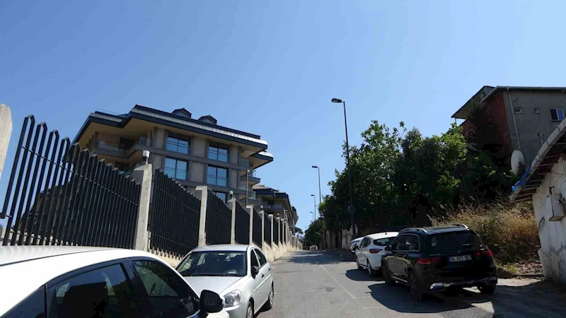 Üsküdar’da mahalleliden belediyeye tepki: 
