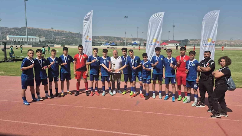 Erzincan Futbol Takımı Anadolu Yıldızlar Ligi’nde Türkiye üçüncüsü oldu
