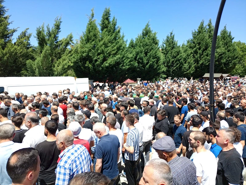 Gölde boğulan genç, gözyaşlarıyla son yolculuğuna uğurlandı

