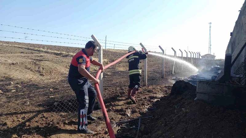 Yozgat’ta yangında inşaat malzemeleri kullanılamaz hale geldi

