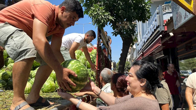 Aydın’da karpuz hayrına vatandaşlar yoğun ilgi gösterdi
