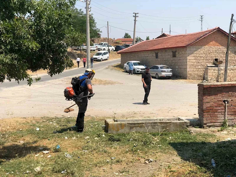 Şehidin cenaze namazı öncesi ekipler çalışma yapıyor
