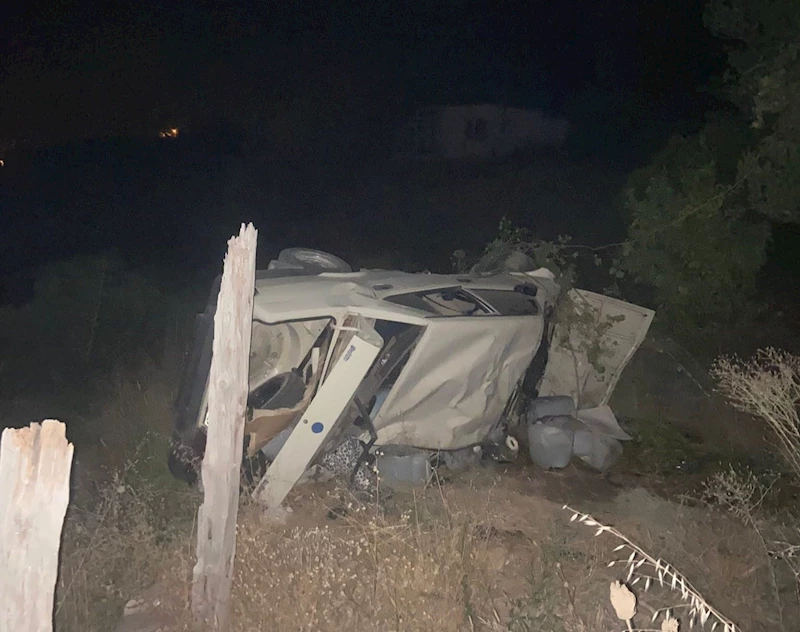 Şarampole yuvarlanan araçtaki 3 kişi yaralandı
