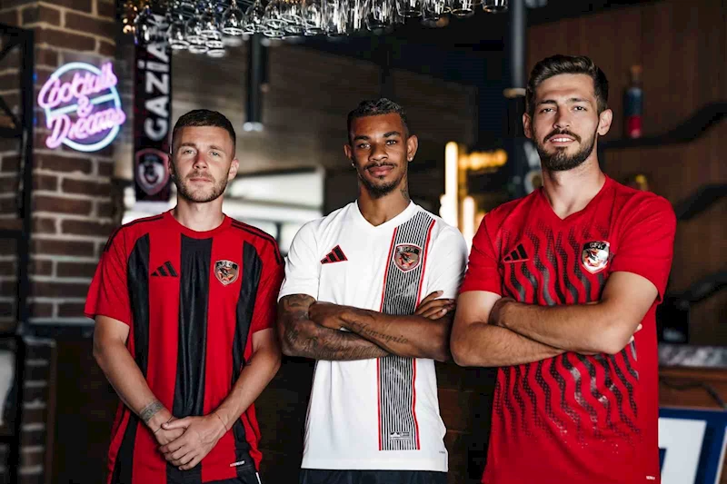 Gaziantep FK, yeni sezon formalarını tanıttı
