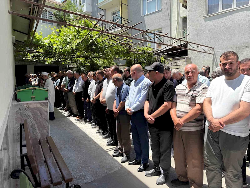 Kelebek hastalığının yanı sıra kanserle de mücadele eden Elif kurtarılamadı
