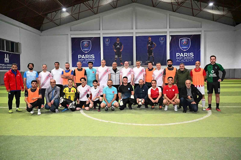 Erzurum protokolü ve medya mensupları 