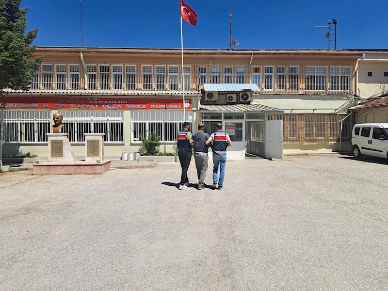 Interpol’ün kırmızı bültenle aradığı terörist Eskişehir’de yakalandı
