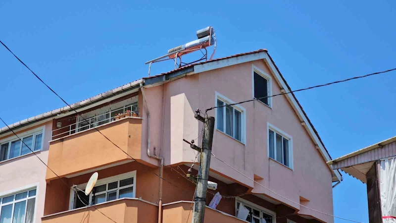 Eşini bıçaklayarak öldüren adam gözaltında
