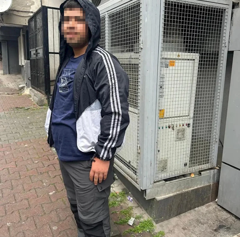 Gaziosmanpaşa’da engelli vatandaş dehşeti yaşadı: Telefonunu çaldı, şikayet edince benzin döküp yaktı
