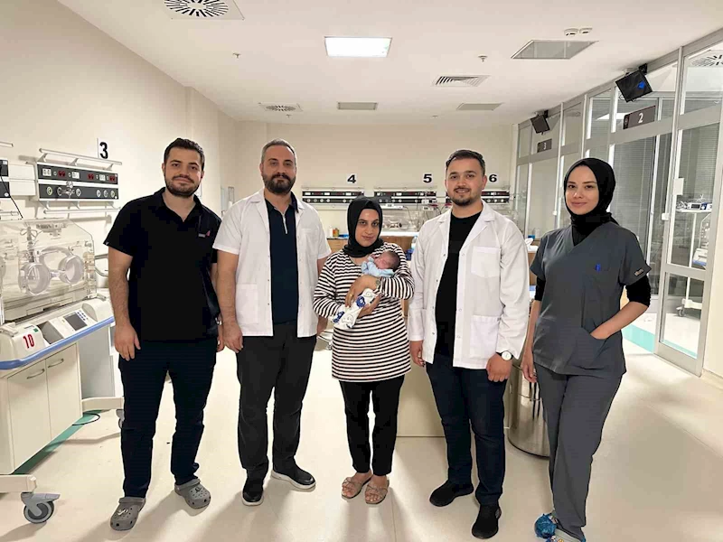 Batman’da 900 gram dünyaya gelen bebek, 2 kiloya ulaşarak hayata tutunmayı başardı
