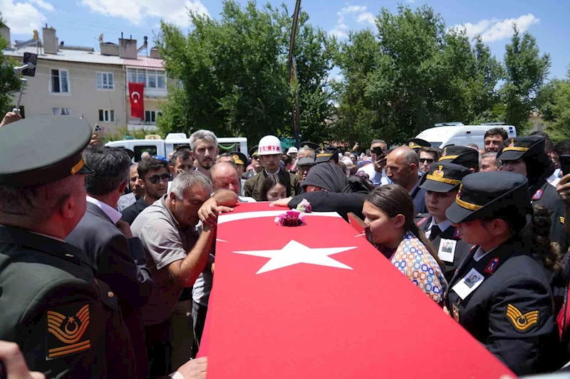 Şehit Uzman Çavuş Enver Yaman son yolculuğuna uğurlandı
