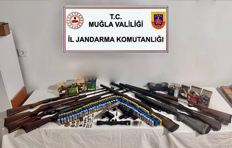 Muğla’da tarihi eser ve ruhsatsız silah operasyonu
