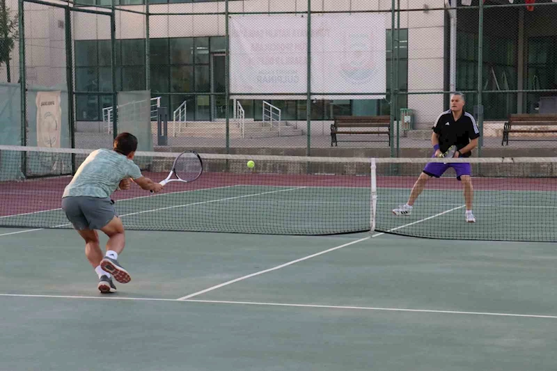 15 Temmuz Demokrasi ve Zafer Bayramı Tenis Turnuvası başladı

