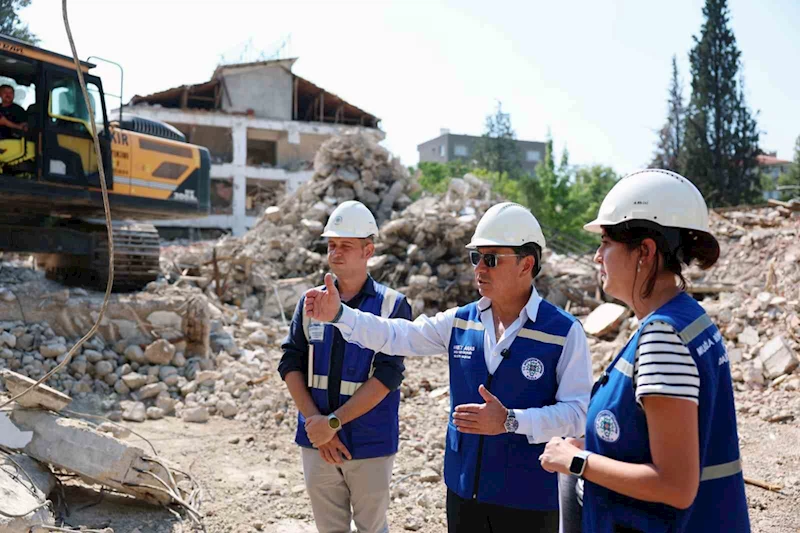 Başkan Aras, Huzurevi yenileme çalışmalarını inceledi
