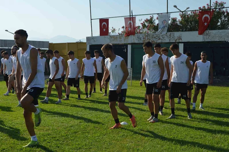 Denizli İdmanyurdu, yeni sezon hazırlıklarına devam ediyor
