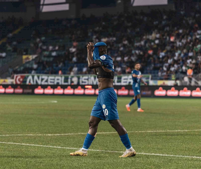 Trendyol Süper Lig: Çaykur Rizespor: 0 - Göztepe: 0 (İlk yarı)
