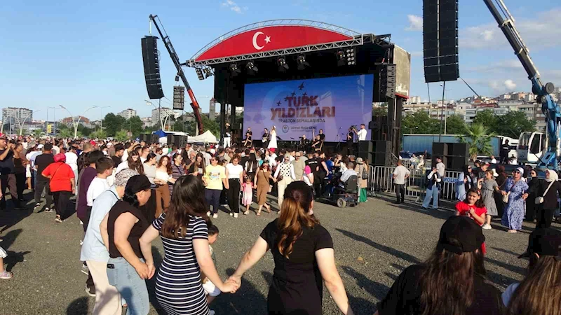 Türk Yıldızları Trabzon’da nefes kesti
