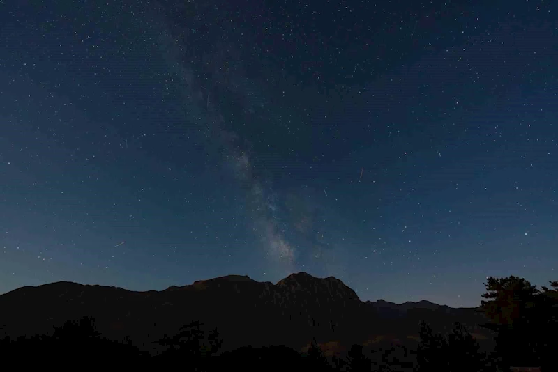 Isparta Melikler Yaylası’nda Perseid yağmuru Gökyüzü Şölenine dönüştü
