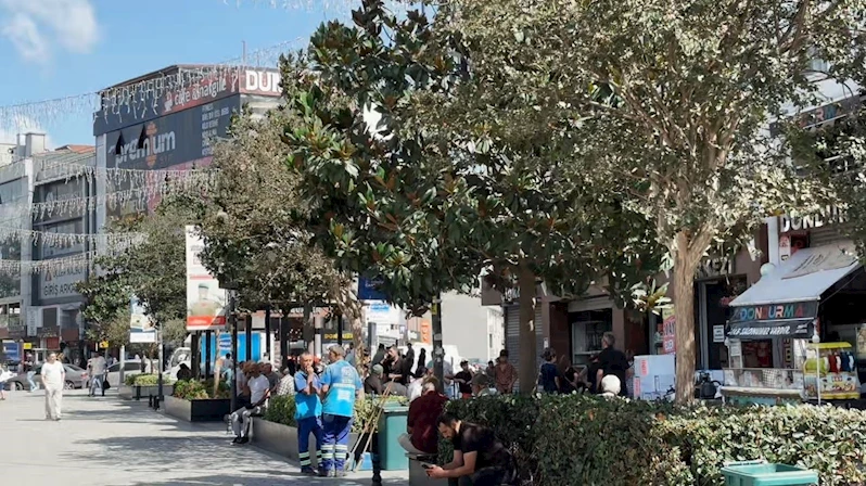 Arnavutköy’de kuvvetli rüzgar etkili oluyor
