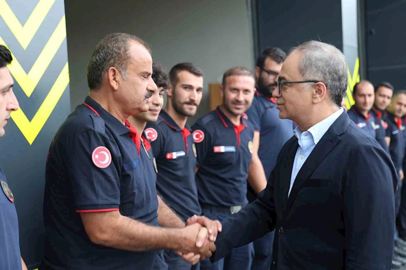 Baraçlı’dan itfaiyecilere moral ziyareti: 