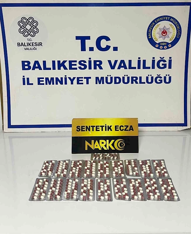 Ayvalık’ta narkotik polisleri 265 adet uyuşturucu hap ele geçirdi
