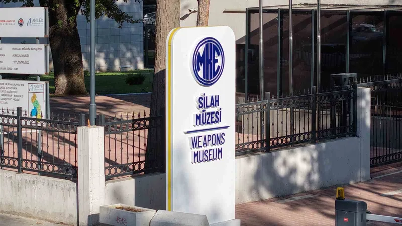 MKE Silah Müzesi açılmadı, gençler tepki gösterdi: 