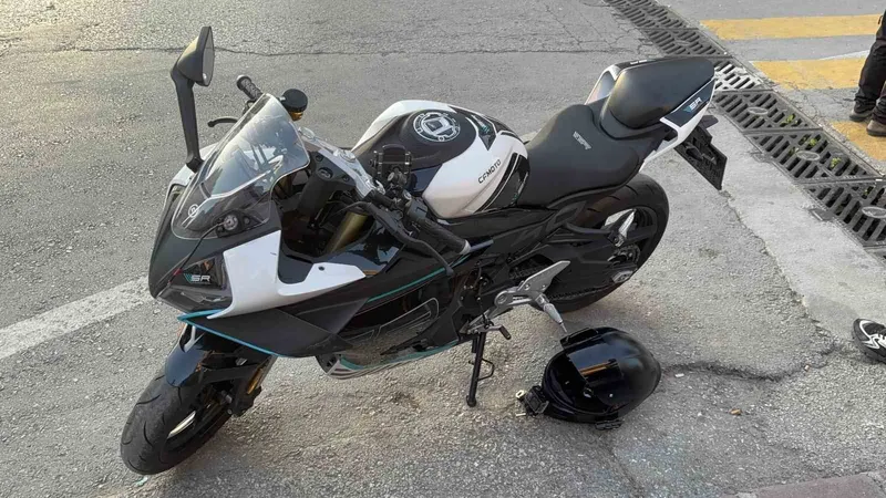 Otomobil ile motosiklet çarpıştı: 1 yaralı
