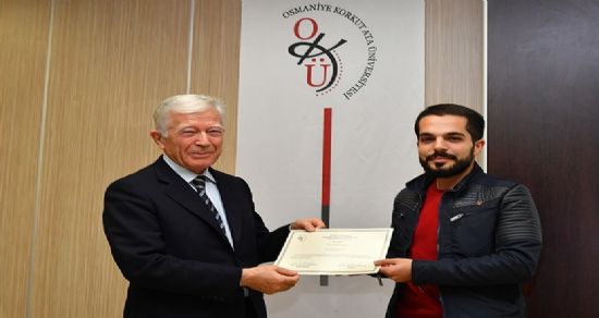 İnşaat mühendisleri baretlerini taktı