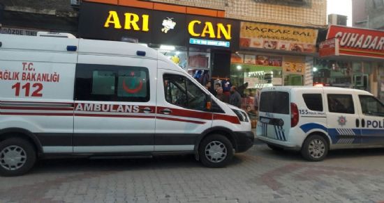 Otel odasında ölü bulundu