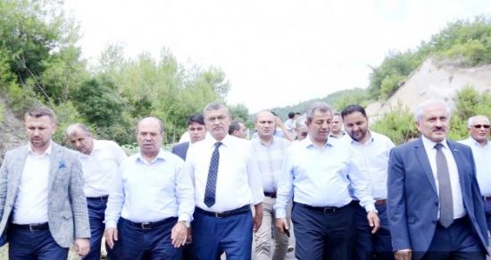 Heyelandan zarar gören yol yeniden yapılacak