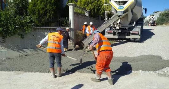 Kadirli?de yol çalışması devam ediyor