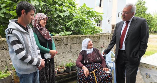 Cennet nineye tekerlekli sandalye hediye edildi